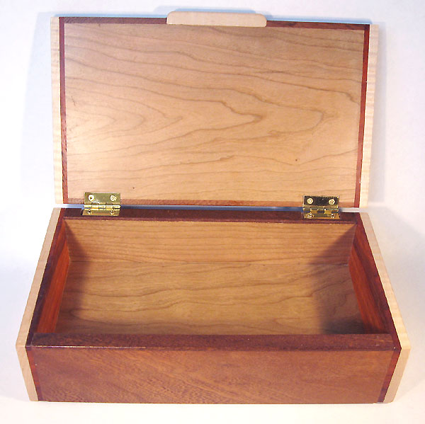Wood keepsake box open view - Decorative wood keepsake box