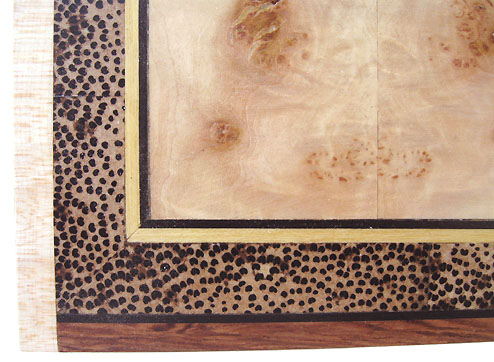 Decorative small wood box - box top close up