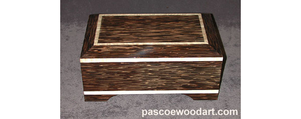 Handcrafted black palm wood box - Black Palm