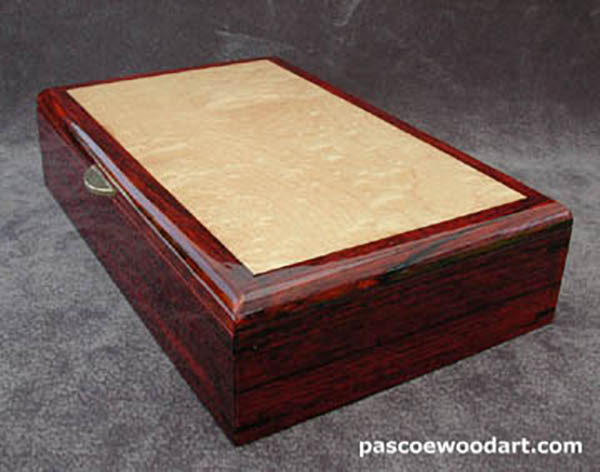 Man's valet box, keepsake box: Caballero - Blistered maple lid with cocobolo box body