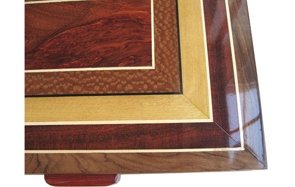 Mosaic box top of bloodwood,lacewood,Ceylon satinwood - Close up - Handcrafted wood box