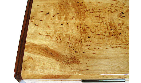 Masur birch boc top close-up - Handmadedecorative wood keepsake box