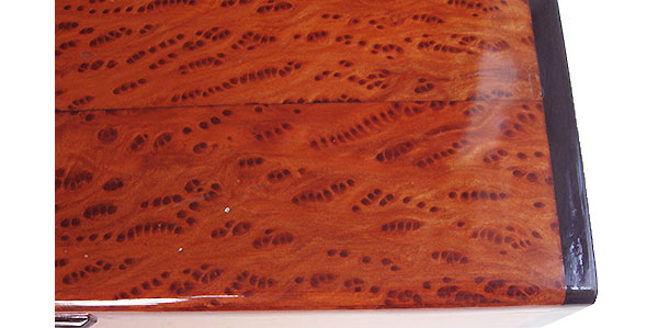 Redwood lace burl pill box top close-up