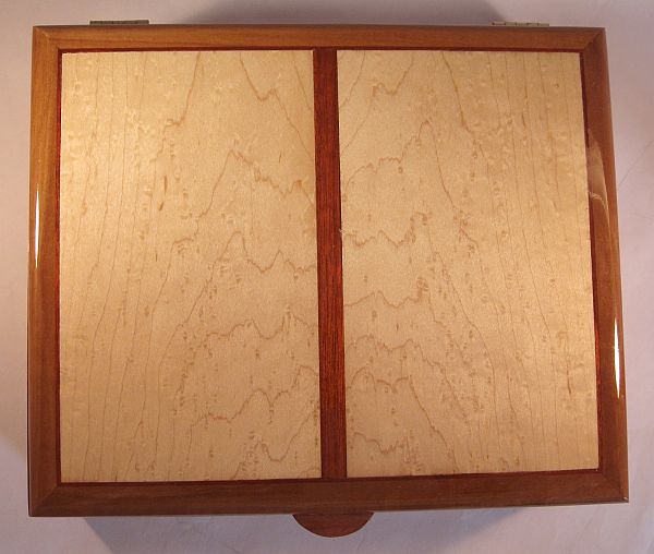 Wood Men's Box Birds Eye Maple inset top view